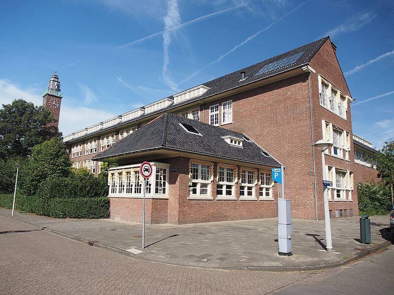 Gallery of Arnold Heertje