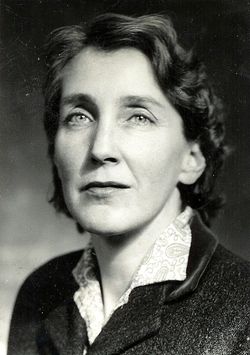 Mother: Isobel Walker Hawking 
