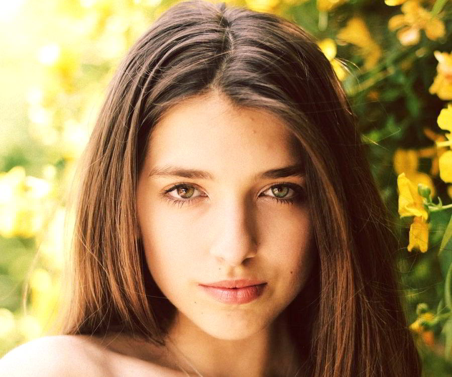 Sister: Rina Lipa