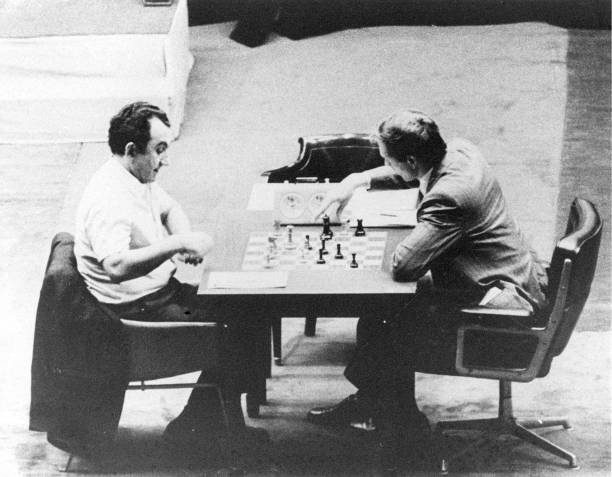 Bobby Fischer vs Tigran Petrosian di Match  URS-All World  1970 