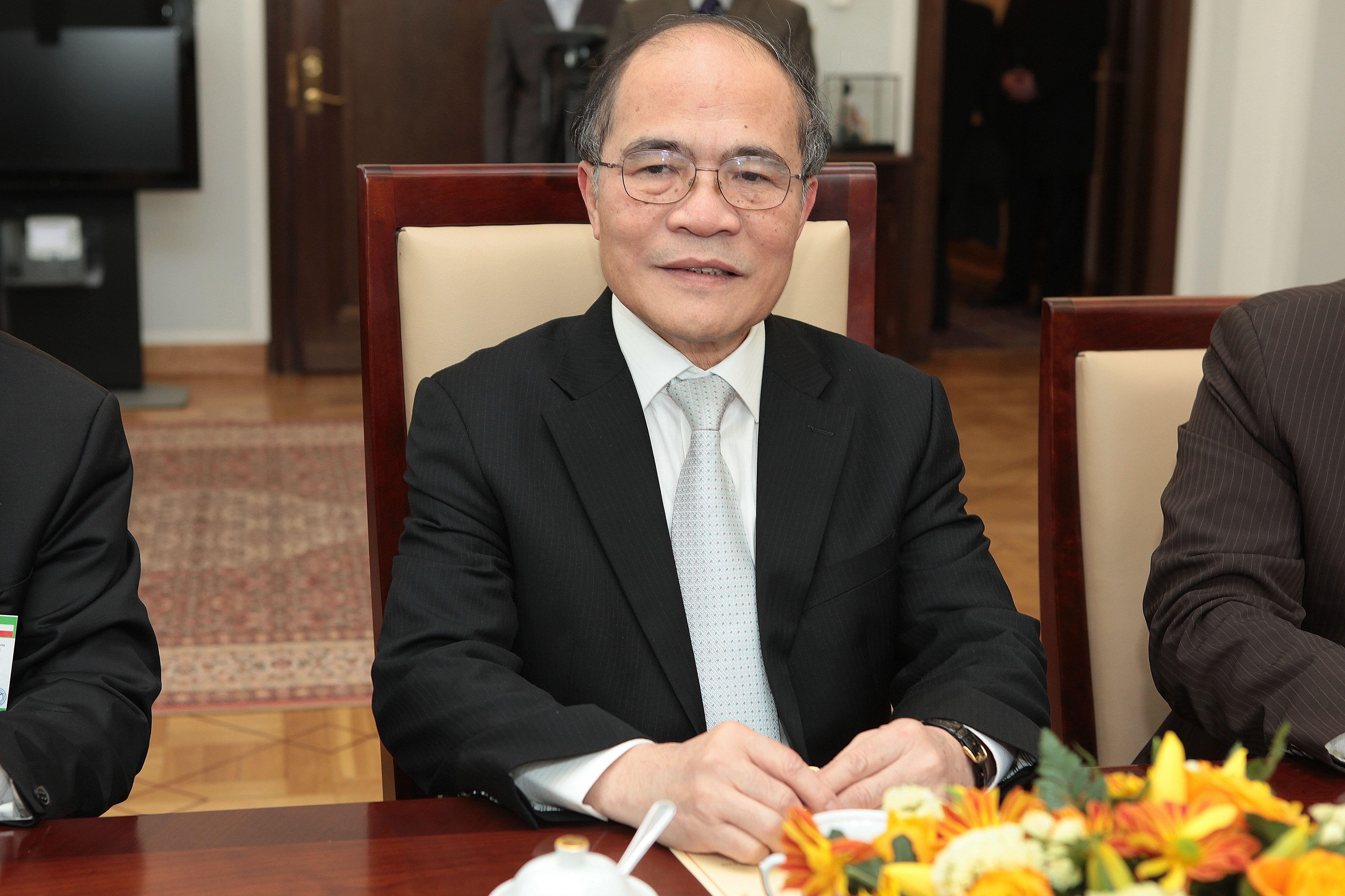 Nguyen Sinh Hung