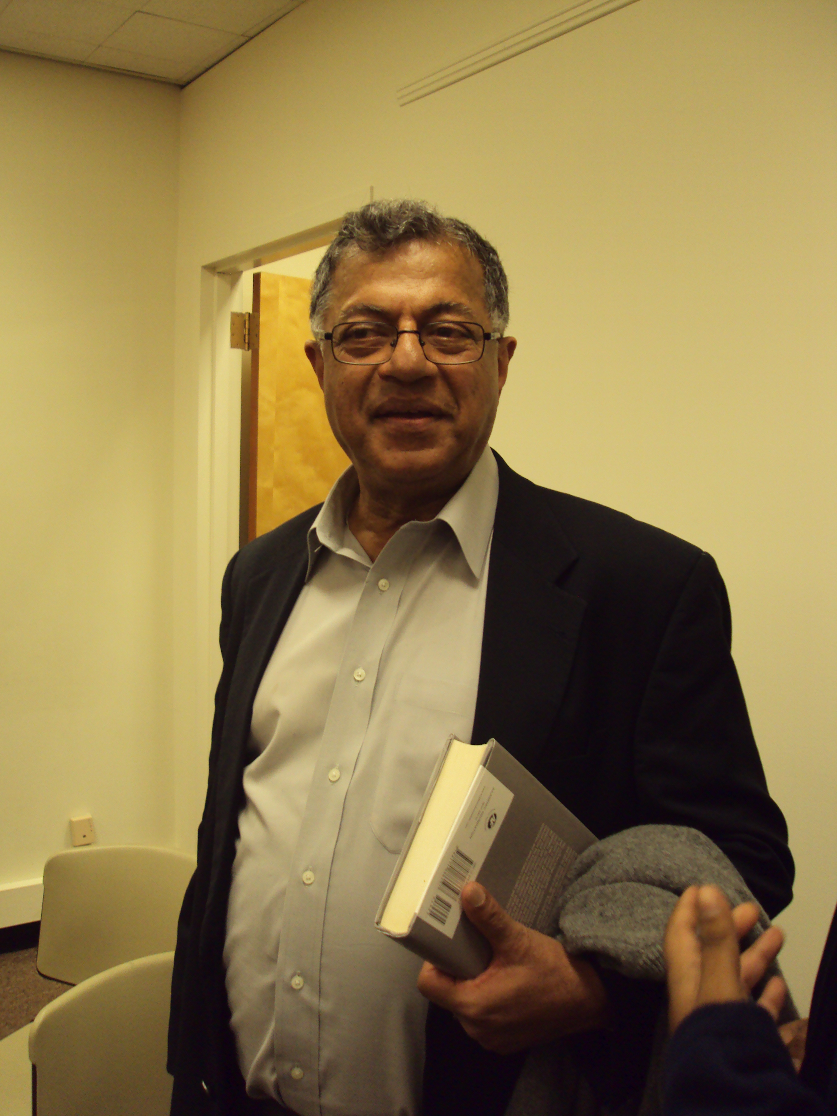 Girish Raghunath KARNAD