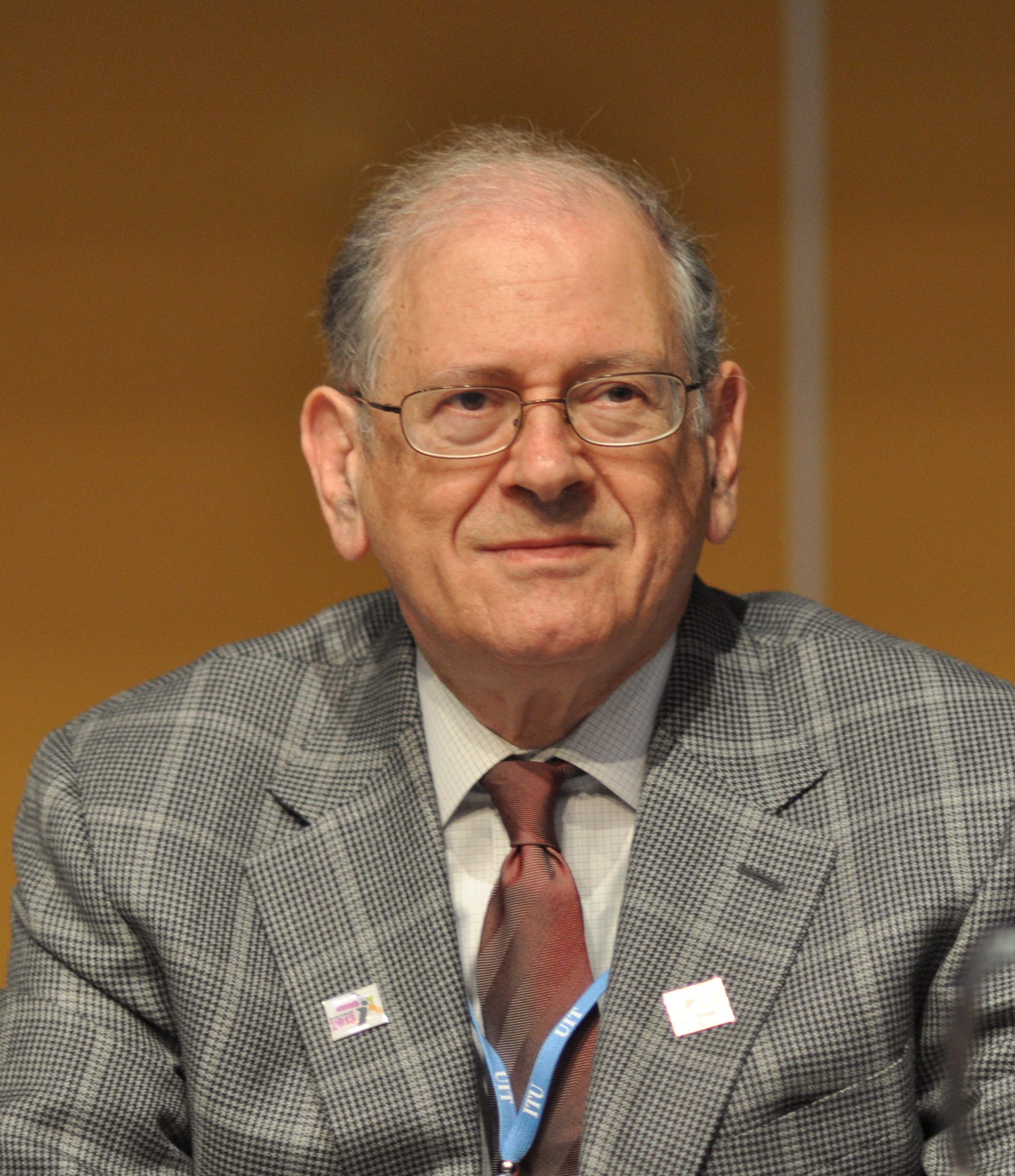 Robert Elliot Kahn