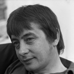 Derek Fowlds