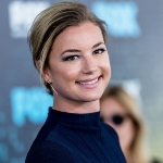 Emily VanCamp - colleague of Jeremy Renner